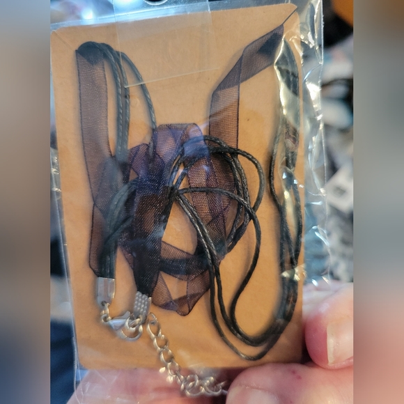 NWT beautiful enamel and rhinestone black and silver dragonfly necklace - Picture 3 of 3